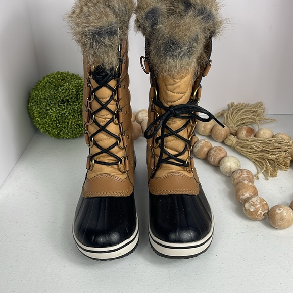 SOREL Tofino II - Women's Waterproof Insulated Winter Boot with Faux Fur Collar - Picture 5 of 14